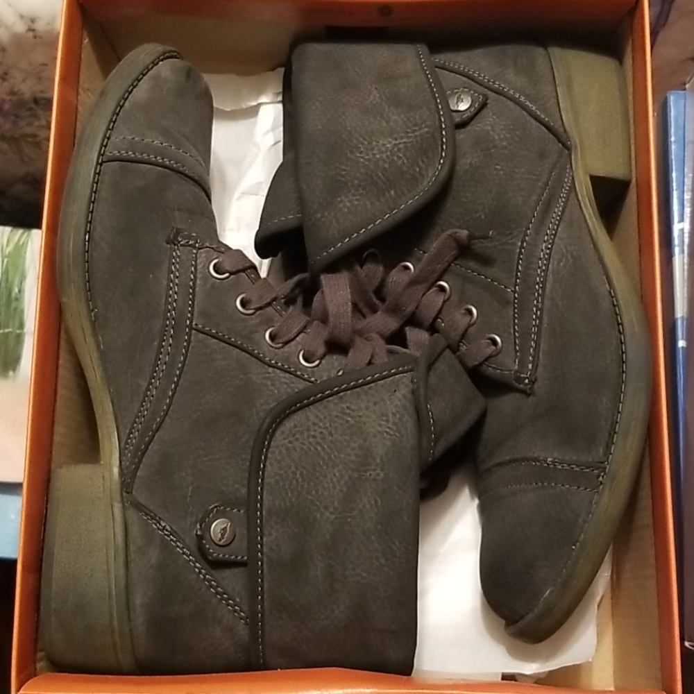 Grey boots